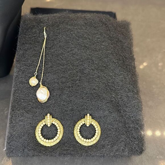 Pearl Earring Bundle Set - Picture 3 of 5